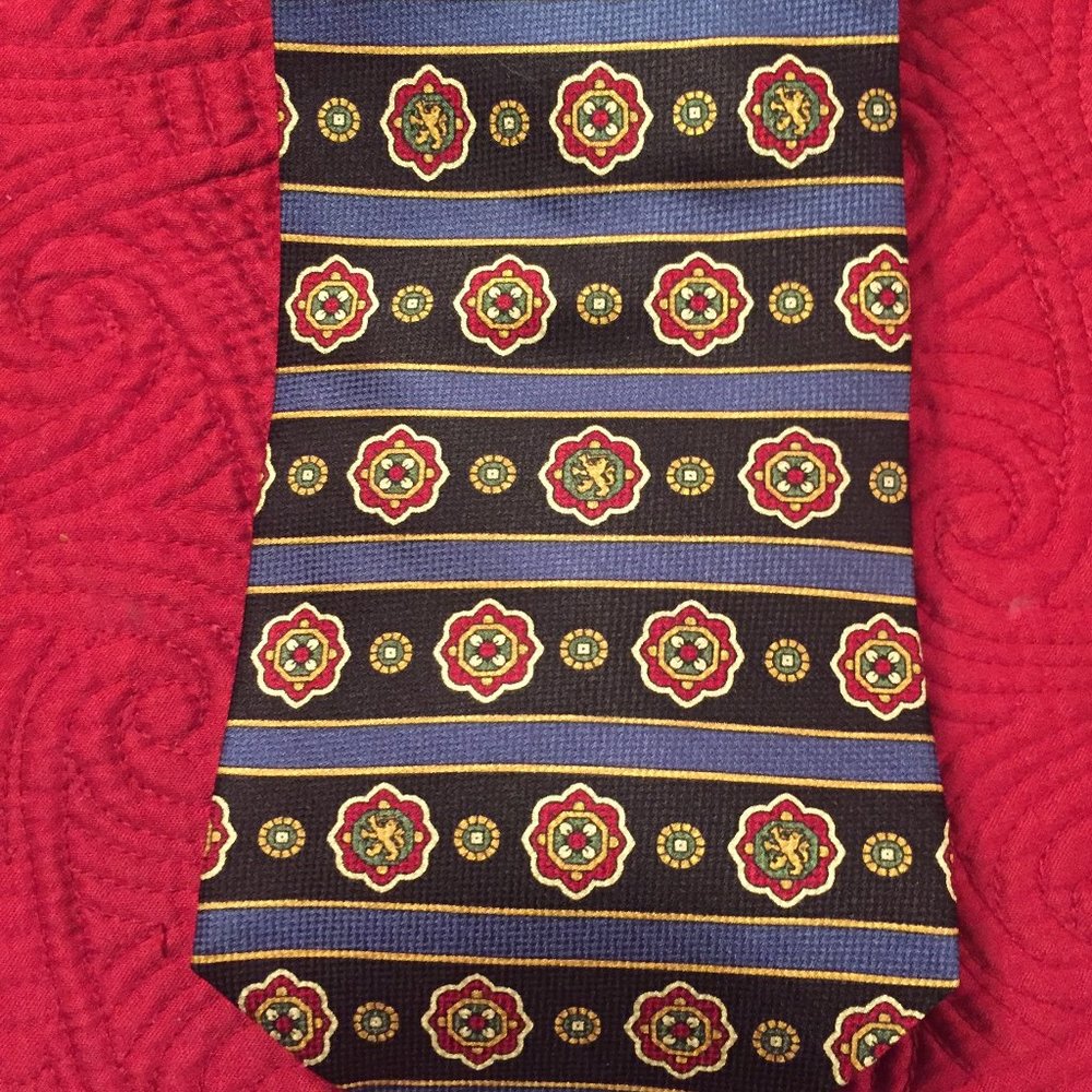Tommy Hilfiger 100% Silk tie, like new